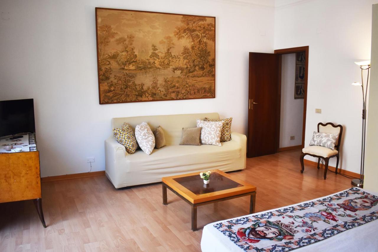 Appartamento Nel Centro Storico Di Palermo - Via Meli'S House מראה חיצוני תמונה